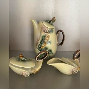 1950s Hull Pottery‎ Parchment & Pine Green Coffee Pot, Creamer, and Sugar Set